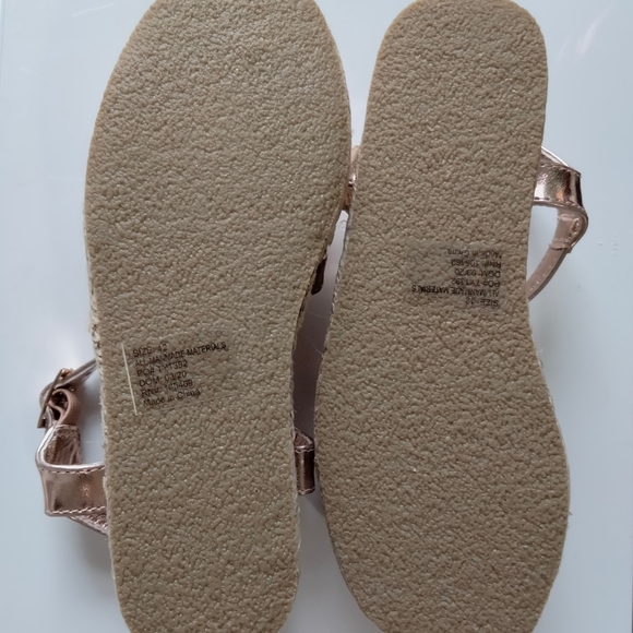 Kids Rose Gold Sandals Sz12 - Picture 4 of 6